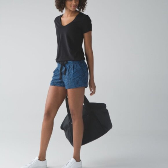 Lululemon Spring Break Away Short II Bubbles Pipe Dream Blue Black - Picture 7 of 7